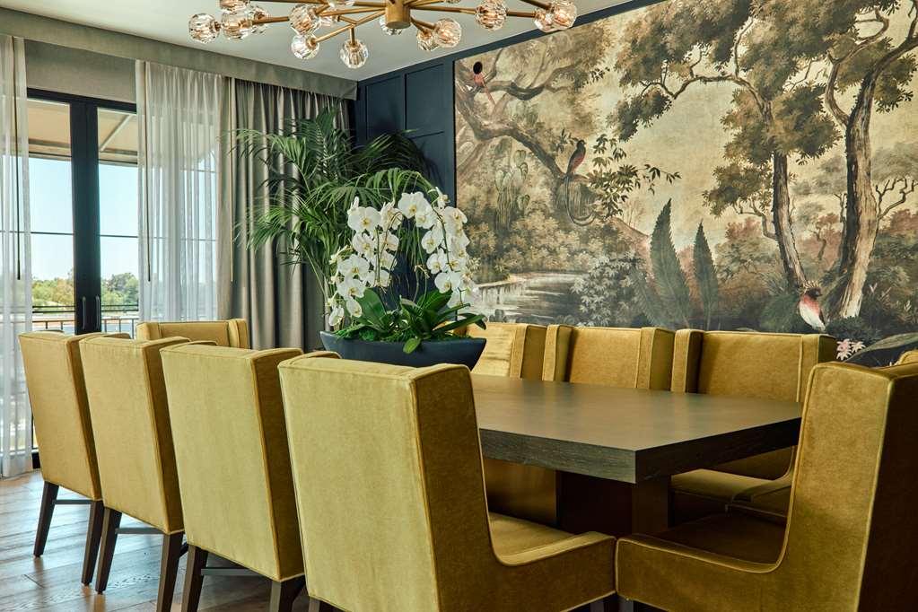 The Global Ambassador Hotell Phoenix Restaurang bild
